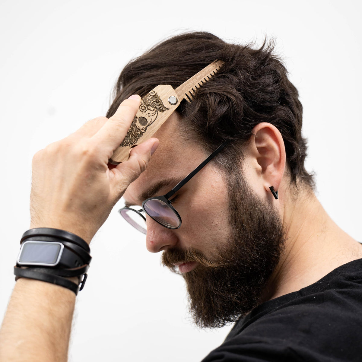 Enjoy The Wood Beard Comb open view displaying teeth