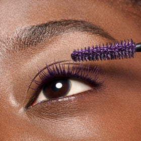 Essence Lash Princess mascara brush close-up