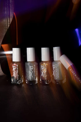 essie Expressie Quick Dry Nail Polish Iced Out Fx Filter in use