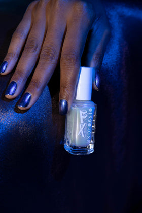 essie Expressie Quick Dry Nail Polish Iced Out Fx Filter top coat close-up