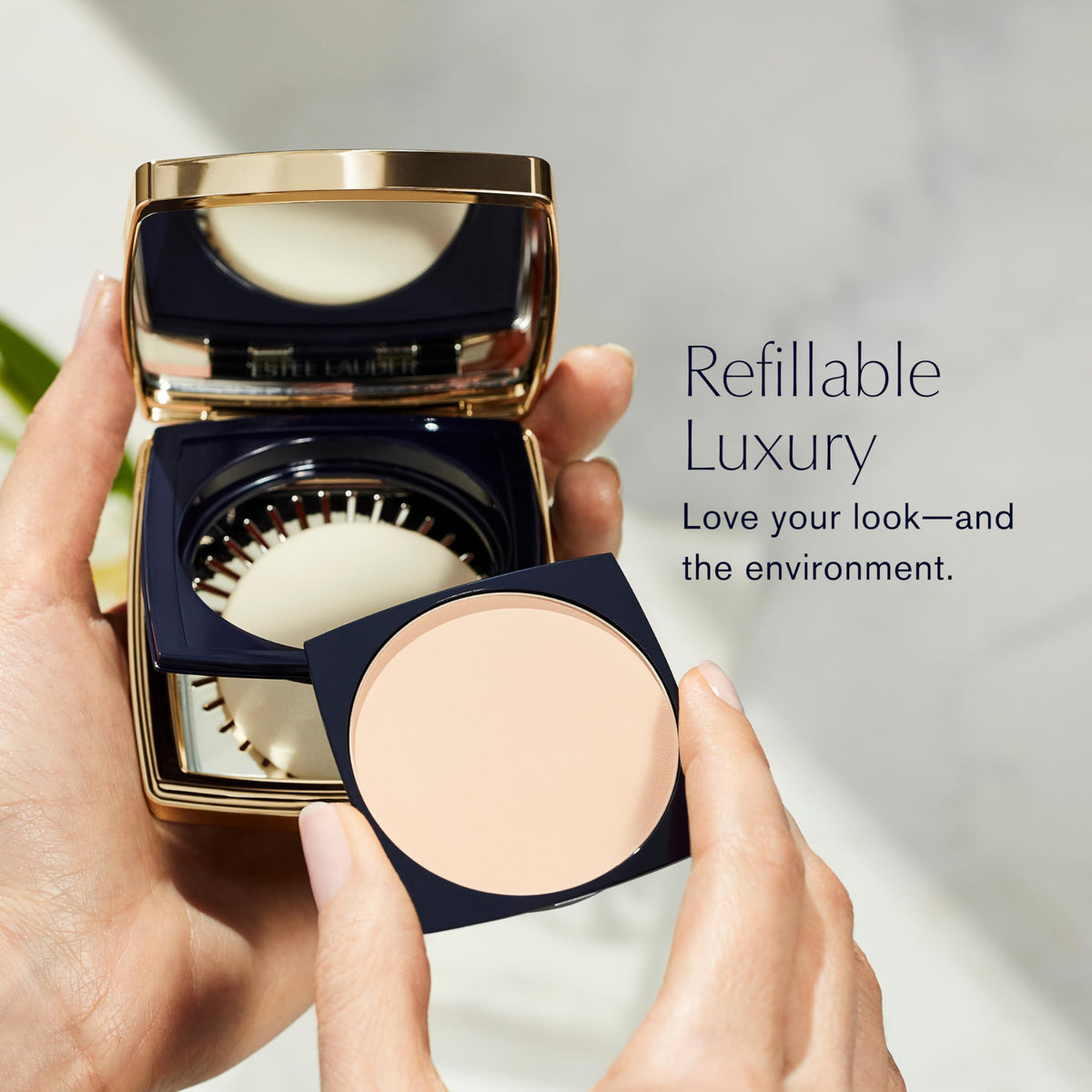 Estée Lauder Double Wear Matte Powder Foundation packaging details