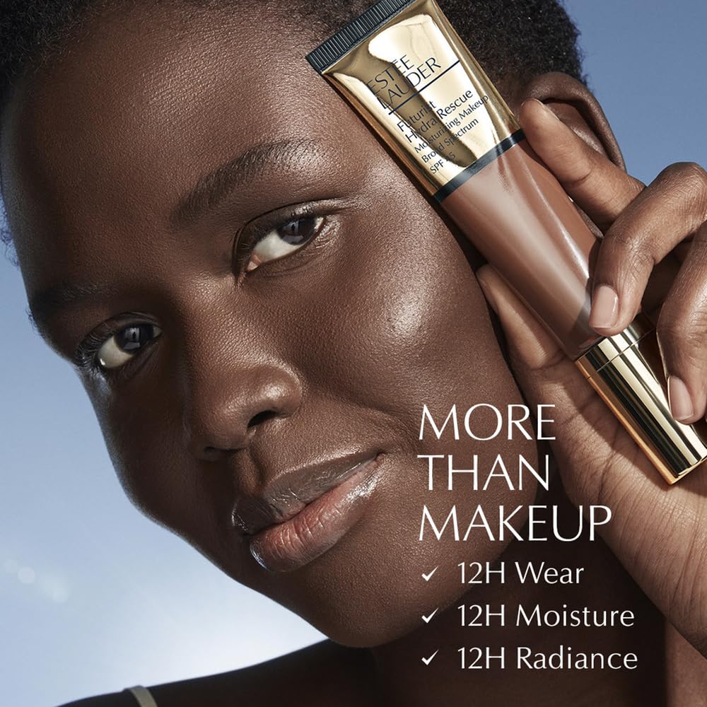 Estée Lauder Futurist Hydra Rescue Foundation 4N2 Spiced Sand swatch on hand