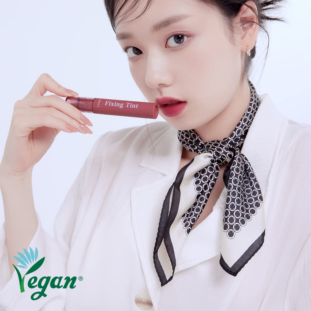ETUDE Fixing Tint Lipstick 4g showing ombre effect on lips