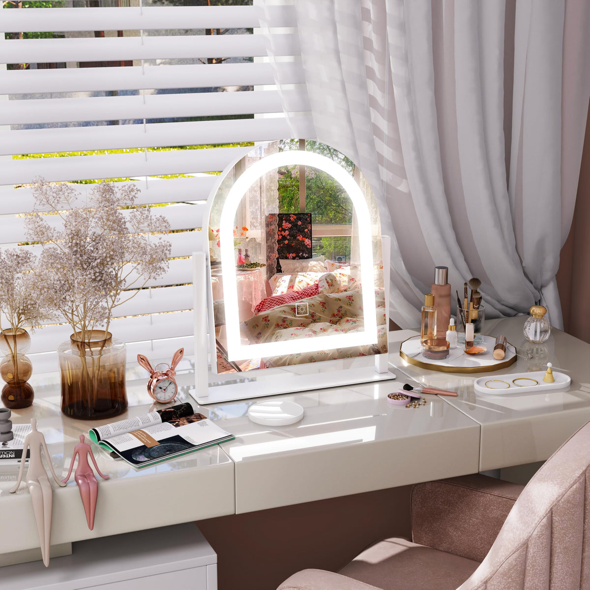 FENNIO Vanity Mirror close-up of smart touch sensor