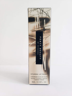 FENTY BEAUTY Stunna Lip Paint Undefeated applicator close-up