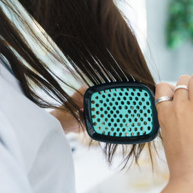 FHI Heat UNbrush Detangling Brush close-up of bristles