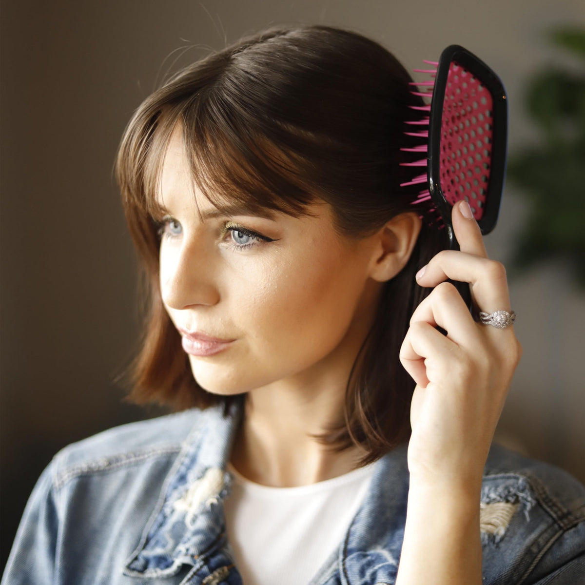 FHI Heat UNbrush Detangling Brush side view highlighting lightweight design