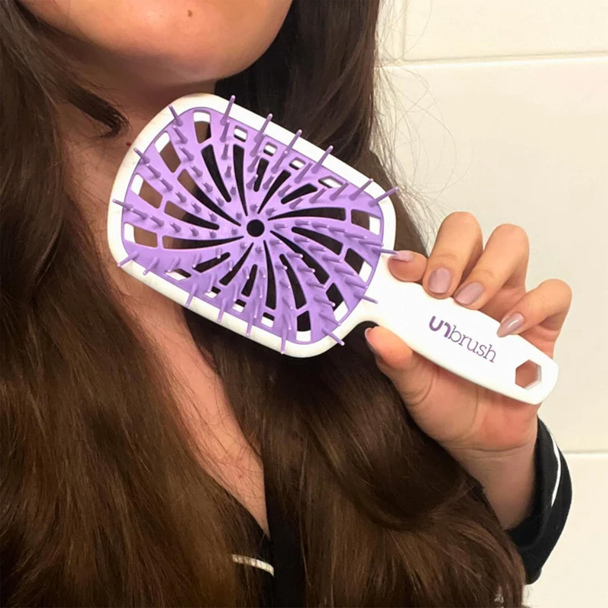 FHI Heat UNbrush Plus side view highlighting lightweight design