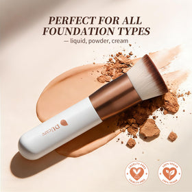 Flat head of DUcare Kabuki brush for blending