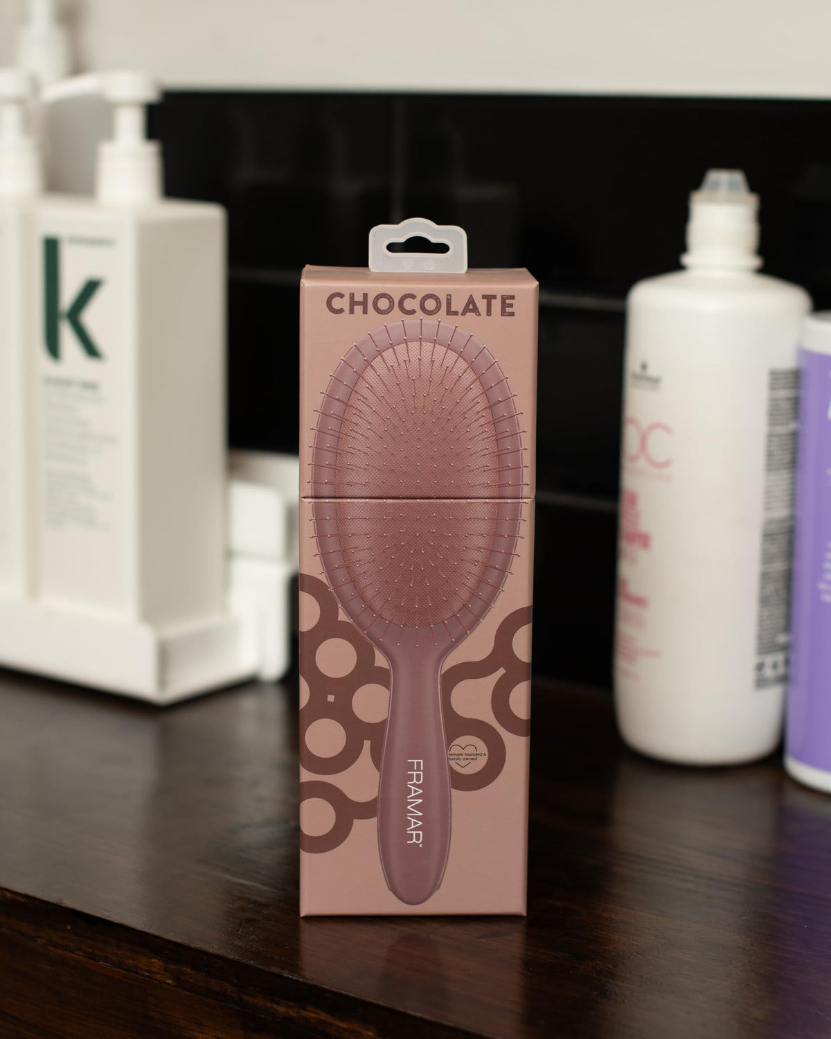 FRAMAR Chocolate Hair Brush Detangler with wet hair