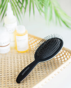 FRAMAR Detangling Brush in purple color option