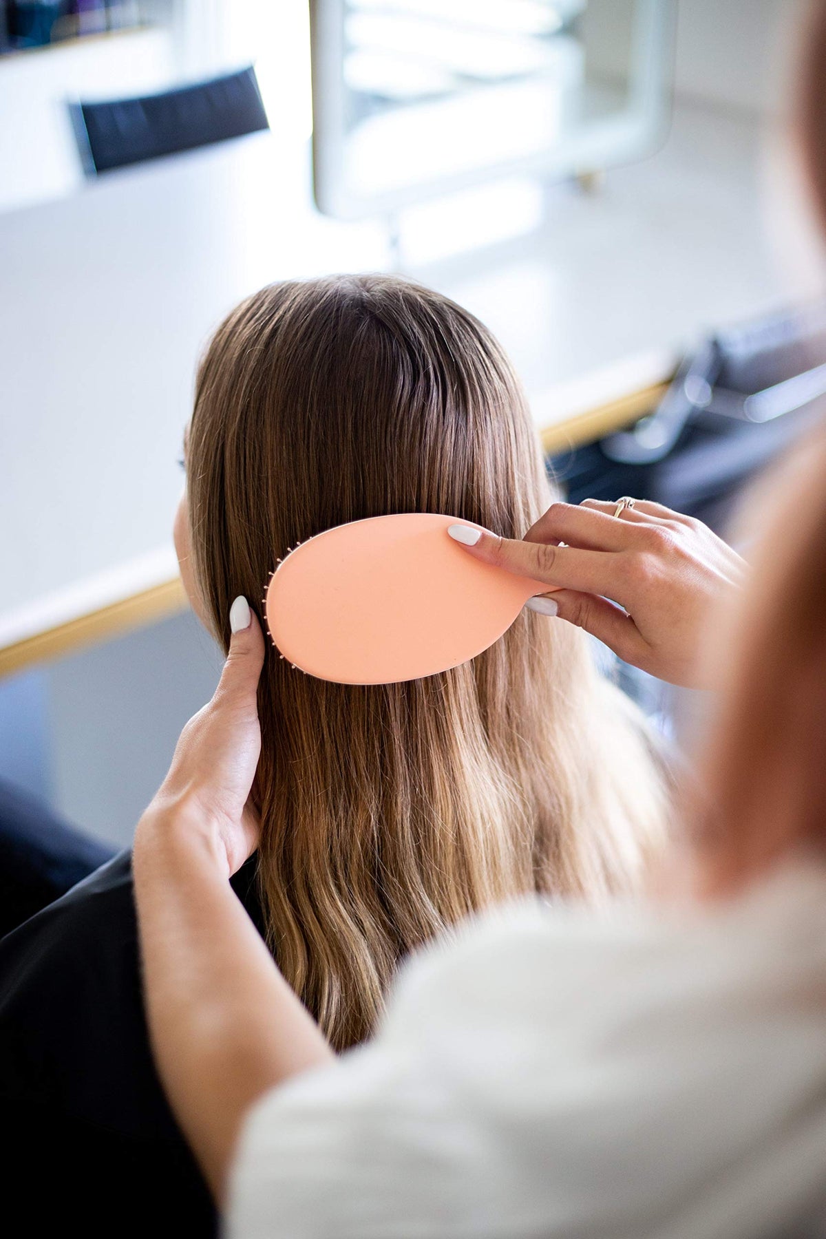 FRAMAR Detangling Brush side view with silver lining