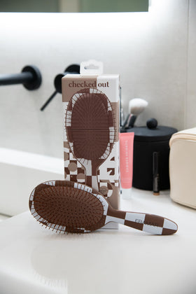 FRAMAR Hair Brush Detangler close-up of bristles