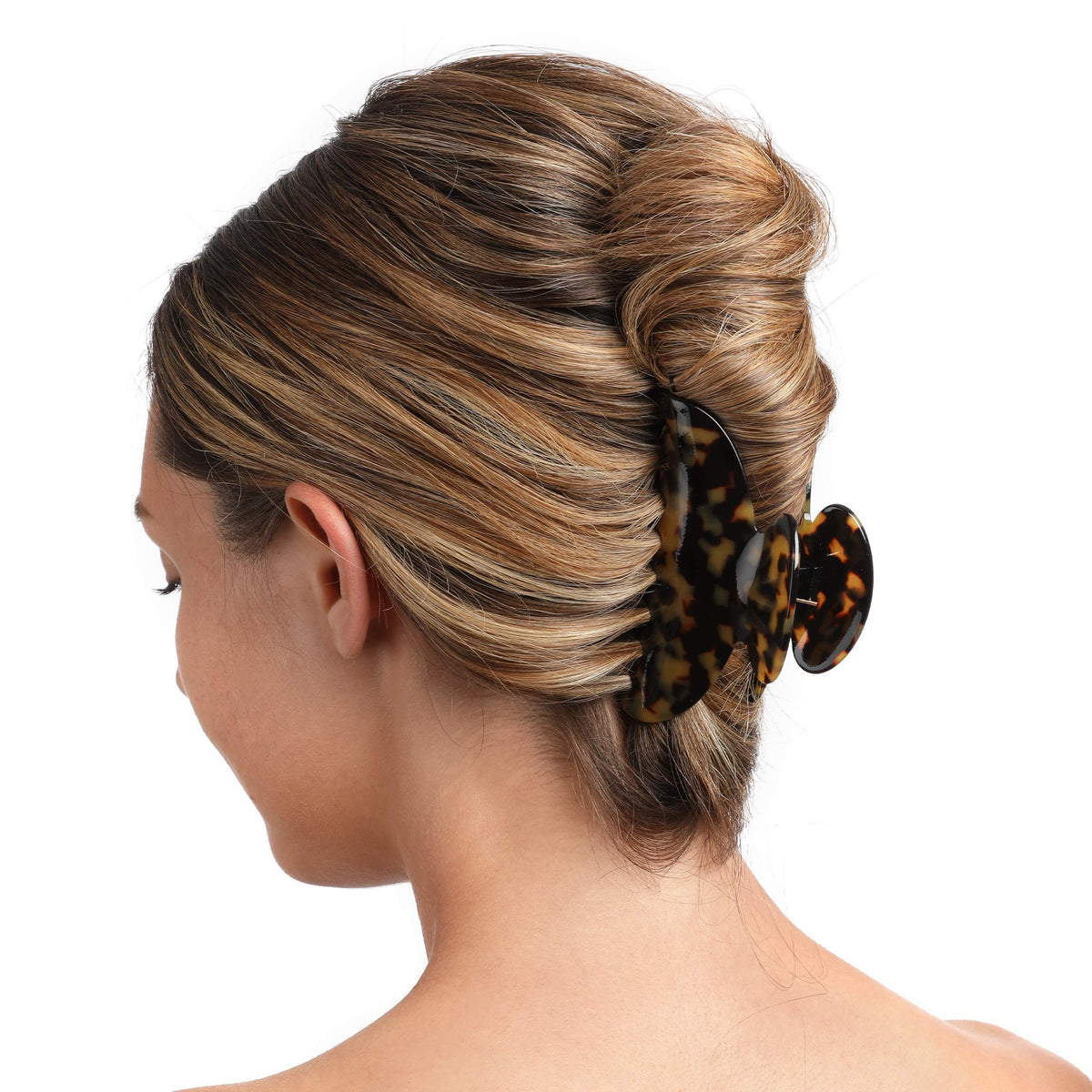 Fsmiling medium claw hair clip in casual setting