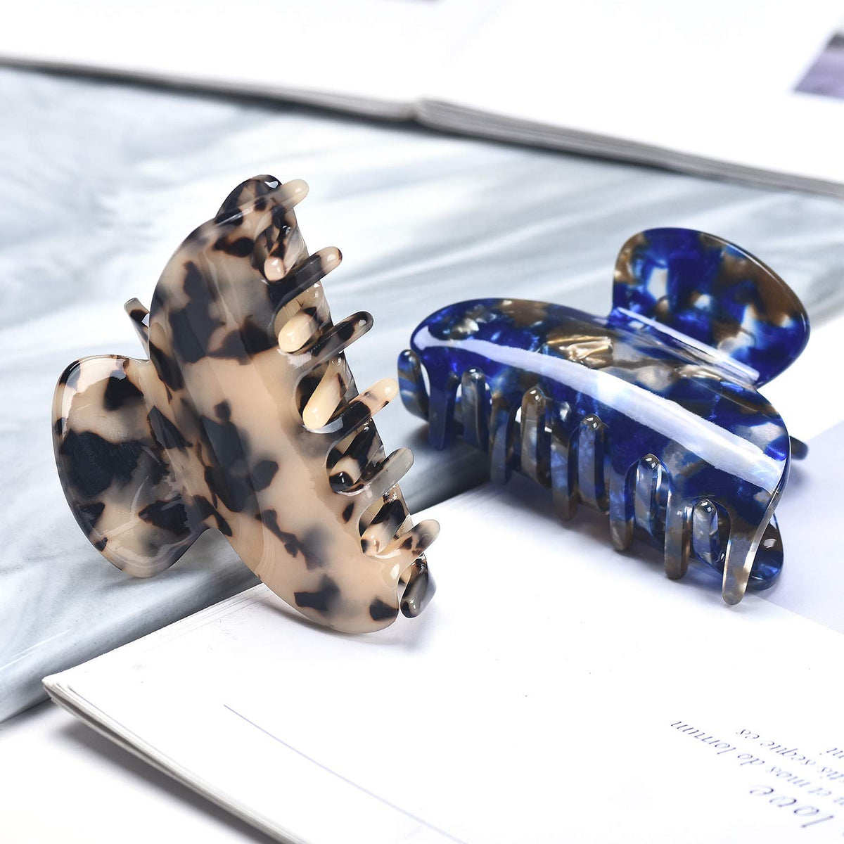 Fsmiling medium tortoise claw hair clip in a casual hairstyle