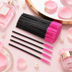 G2PLUS Eyelash Brush being used for mascara application