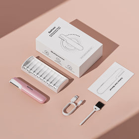 Galtxen Dermaplaning Tool showing stainless steel blades