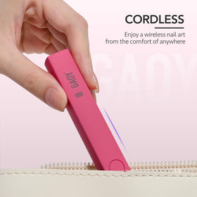 GAOY cordless nail lamp demonstrating quick drying feature