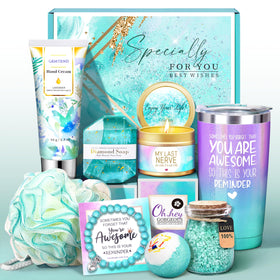 GEMTEND Spa Gift Basket front view with assorted items