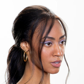 Gen See Orchid Cream Eyeshadow applicator close-up