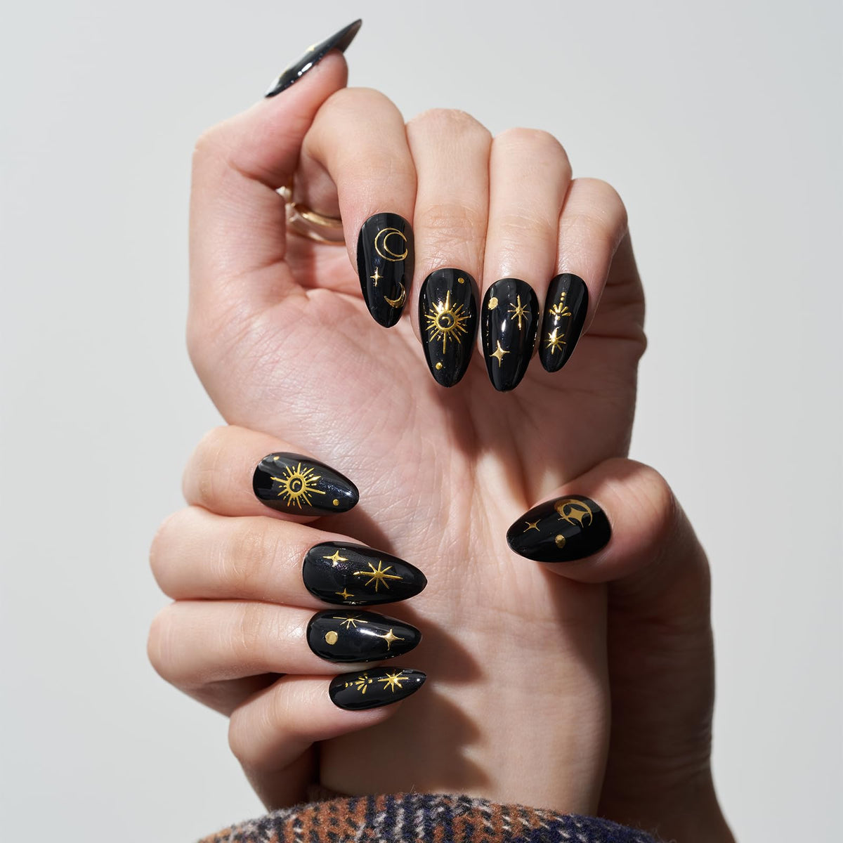 GLAMERMAID Press on Nails Gothic Star Black Gel packaging