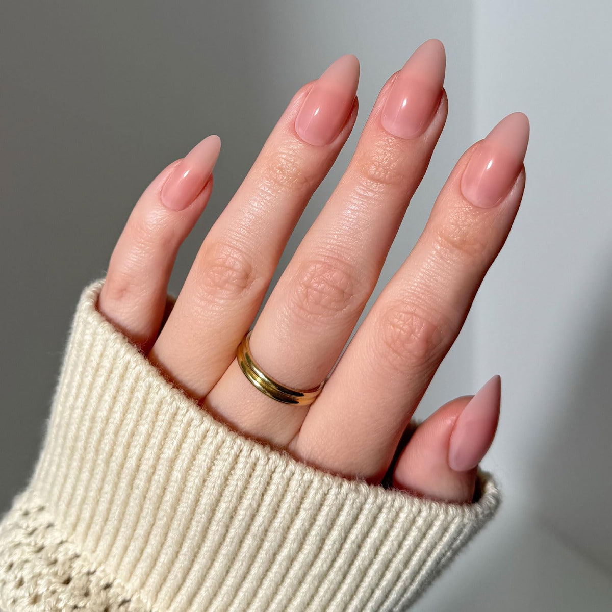 Glamnetic Press On Nails Medium Almond glossy finish front view