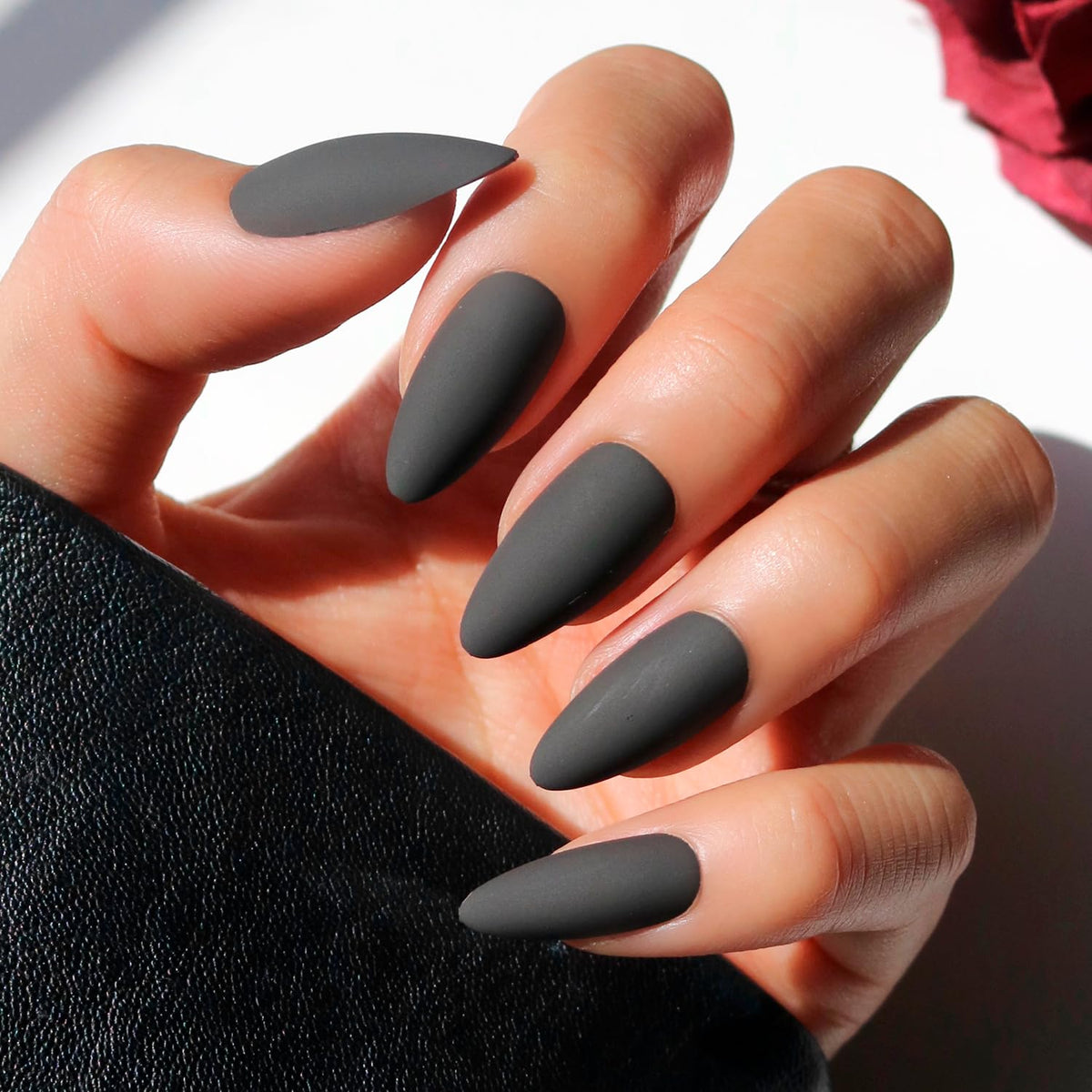 Glamnetic Press On Nails Medium Almond Matte full kit front view