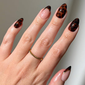 Glamnetic Press On Nails Short Almond glossy full kit front view