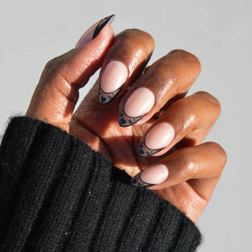 Glamnetic Press On Nails Short Almond Love Noir front view