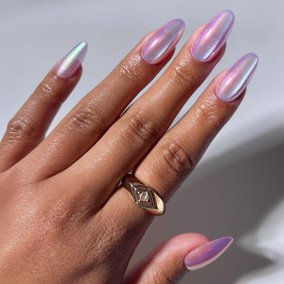 Glamnetic Press On Nails velvet medium oval front view
