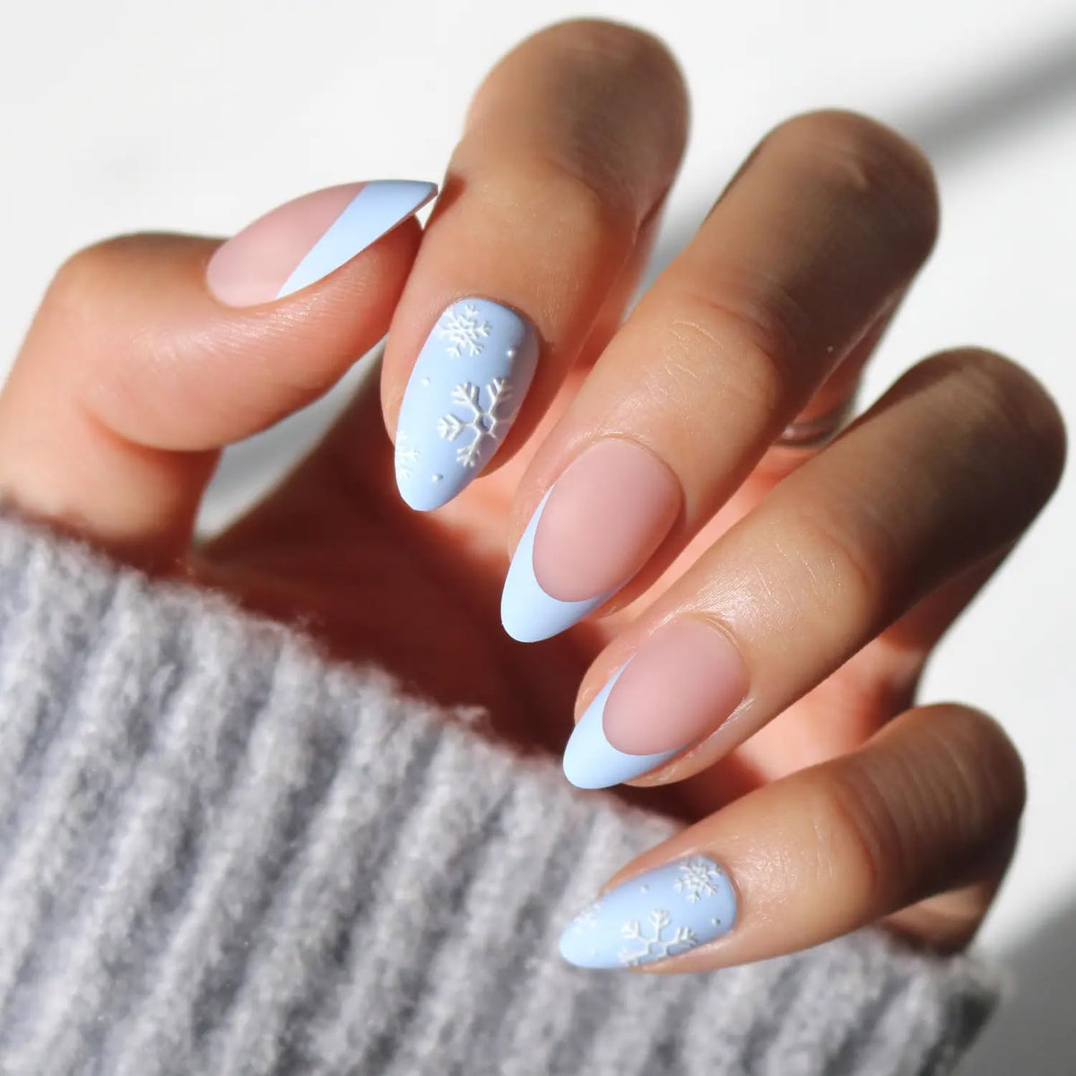 Glamnetic Snow Bunny Press On Nails short almond set front view