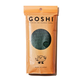 GOSHI Exfoliating Shower Towel green model front view
