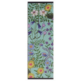 Gucci Flora Gorgeous Jasmine Eau de Parfum Spray with floral background