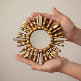 Hand-carved Mohena wood details of the DecorContreras mirror