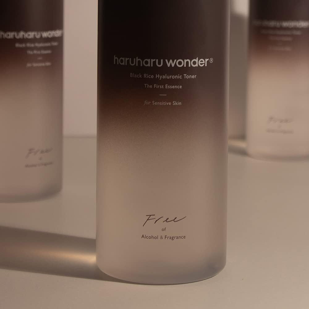 HARUHARU Black Rice Hyaluronic Toner side view with packaging