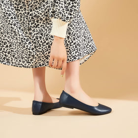 hash bubbie Women's Ballet Flats navy blue back view