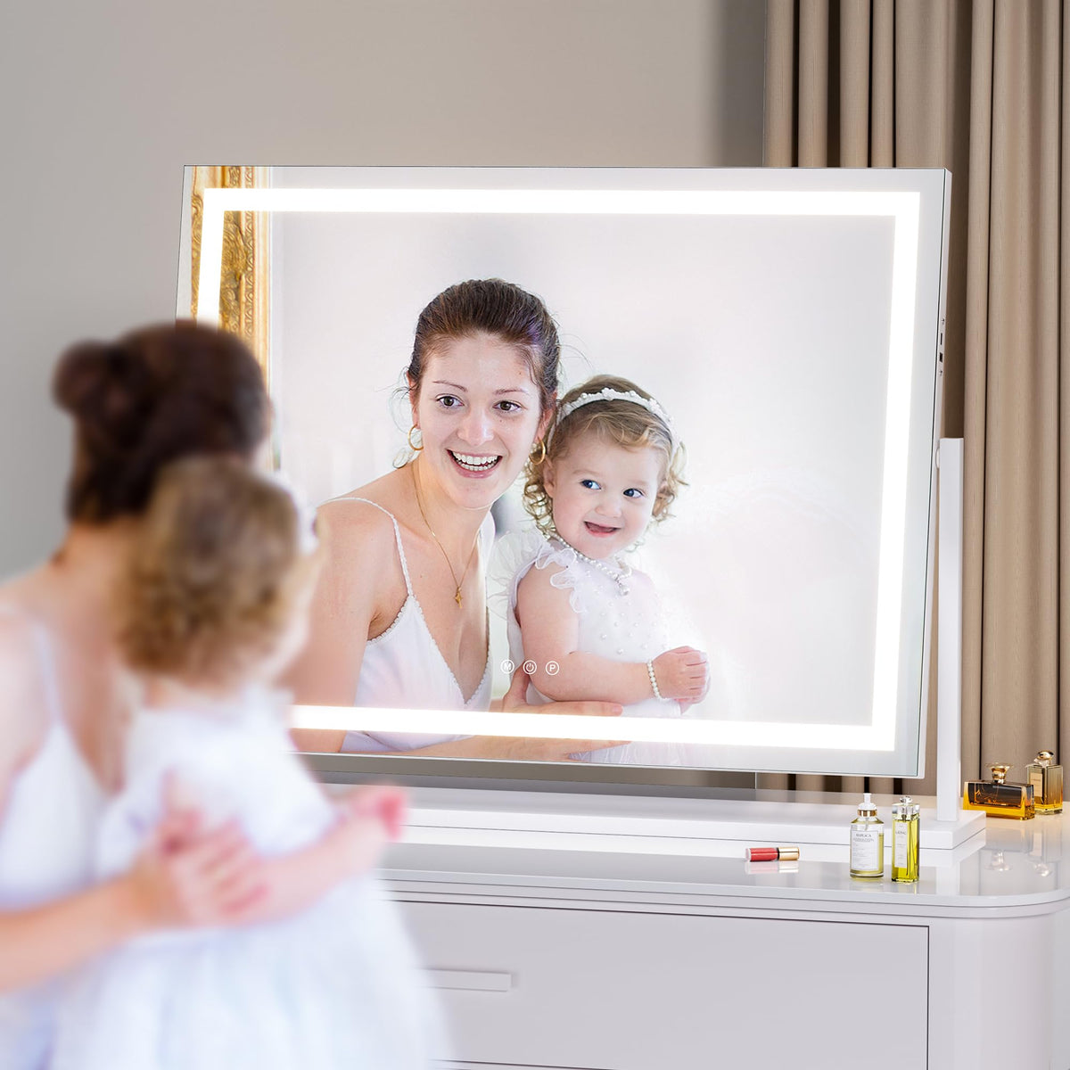Hasipu Vanity Mirror with 360-degree rotation feature