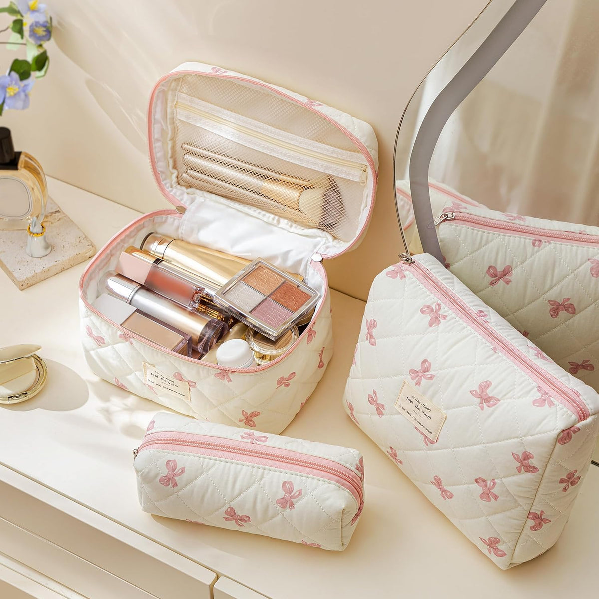 HBselect large makeup bag showing double zipper detail