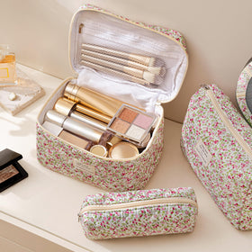 HBselect Medium Makeup Bag 10.4 x 3.5 inches floral print