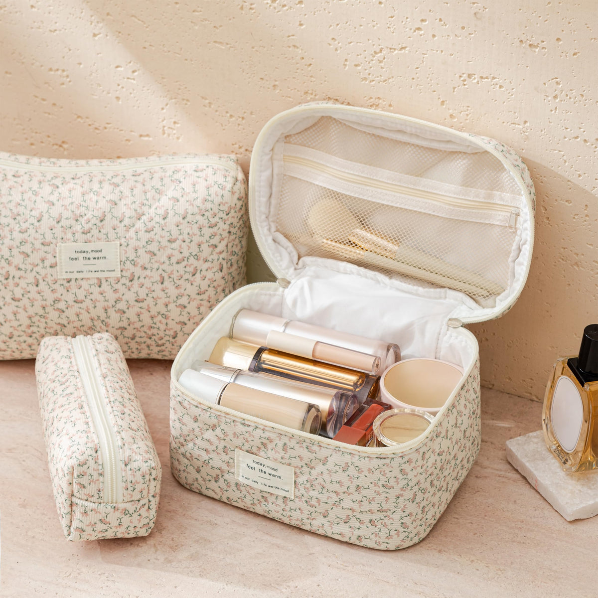 HBselect Quilted Makeup Bag Set medium size floral pattern side view