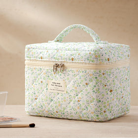 HBselect Quilted Makeup Bag with double zipper detail