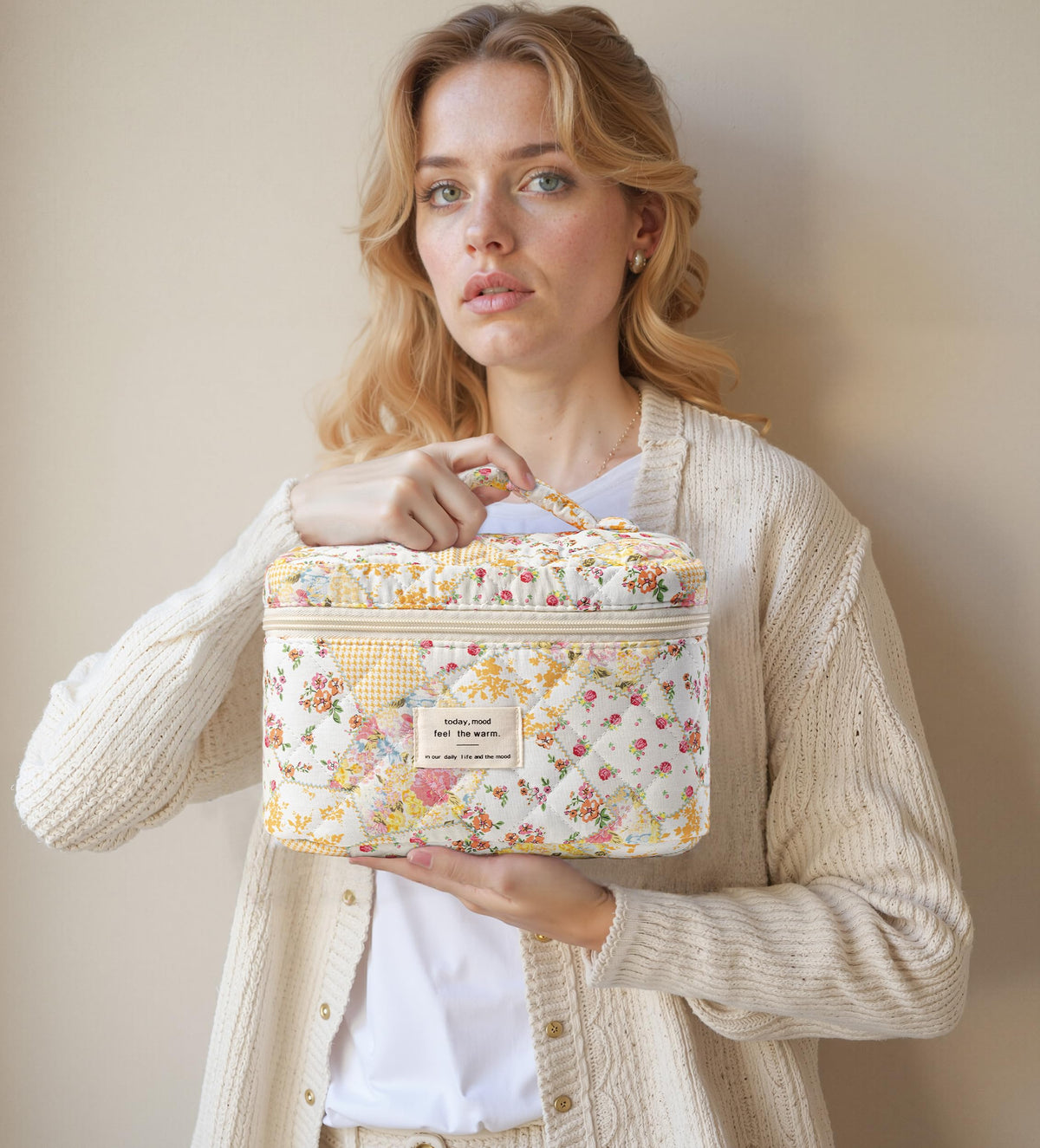 HBselect Quilted Makeup Bags with cosmetics and toiletries