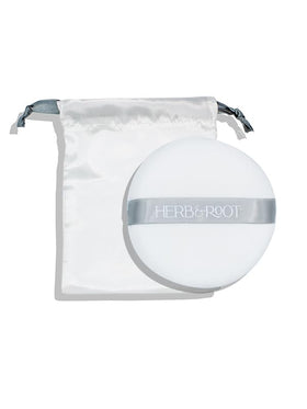 Herb & Root Body Powder rose scent close-up