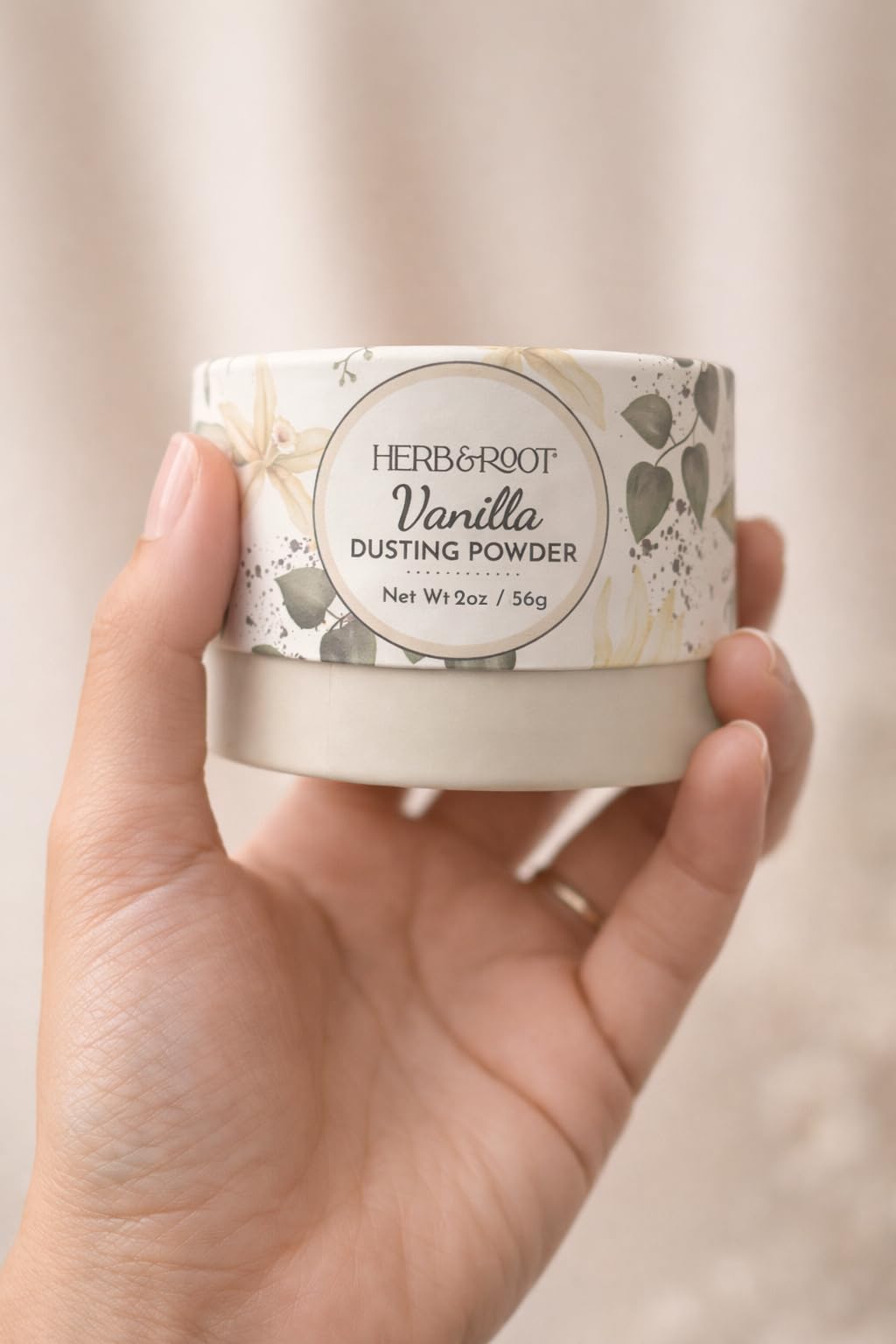 Herb & Root Vanilla Dusting Powder 2 oz with application