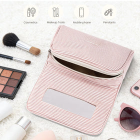 Hibilog makeup bag in use during travel