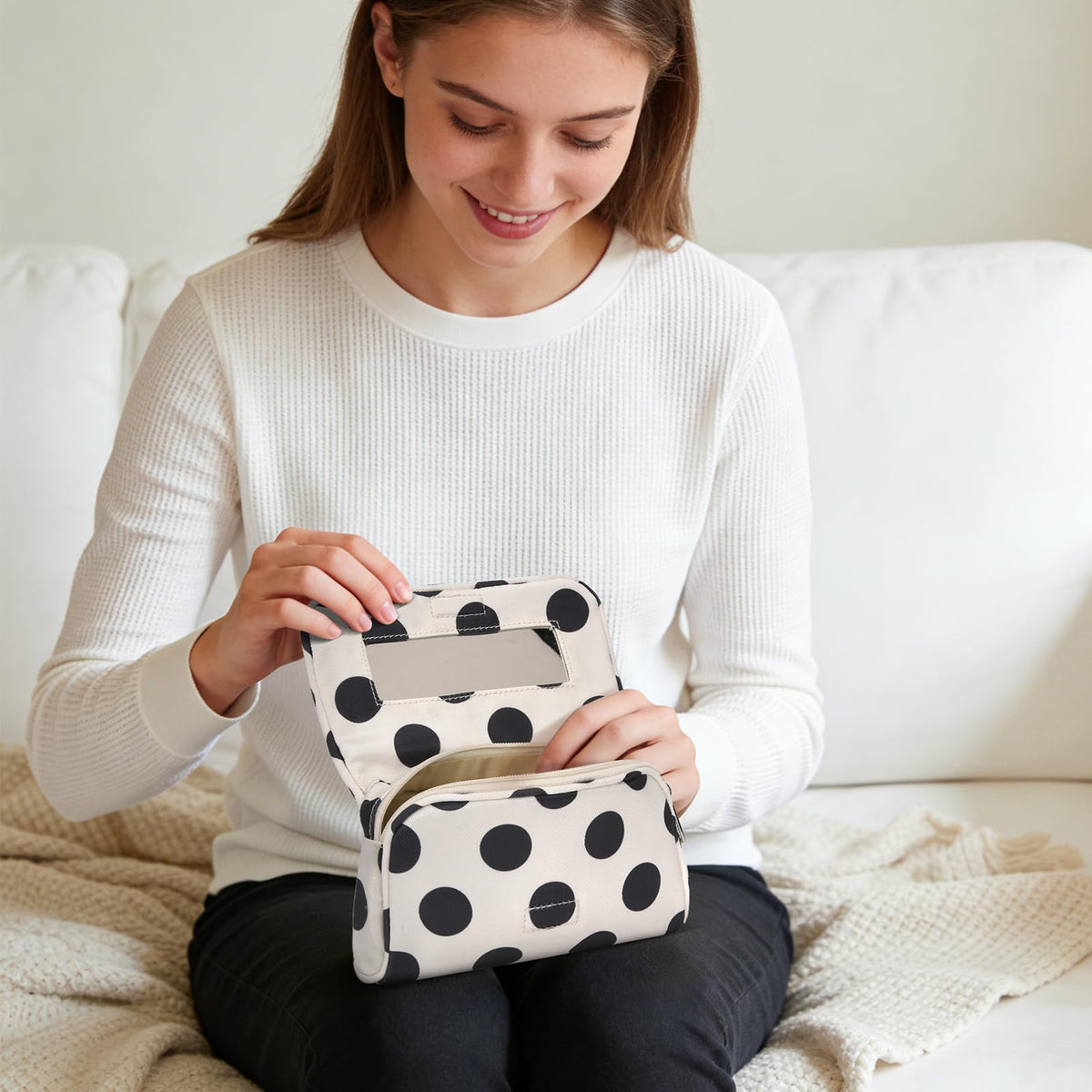 Hibilog makeup bag showing built-in mirror feature