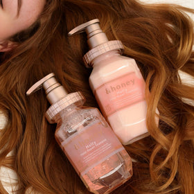 & Honey Melty Moist Repair Shampoo texture close-up