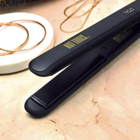 HOT TOOLS Pro Signature Flat Iron in storage pouch