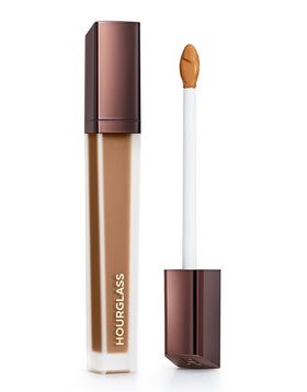 HOURGLASS Vanish Airbrush Concealer front view with creamy texture