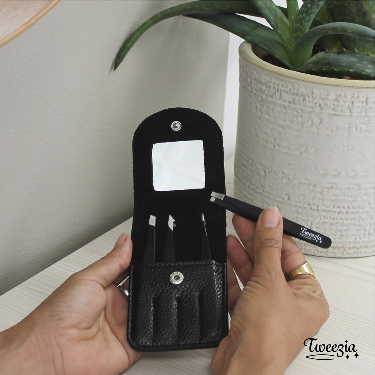 Houseify TWEEZIA classic tweezers front view